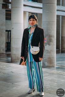 春季丝巾搭配图片,丝巾点缀下的时尚搭配指南